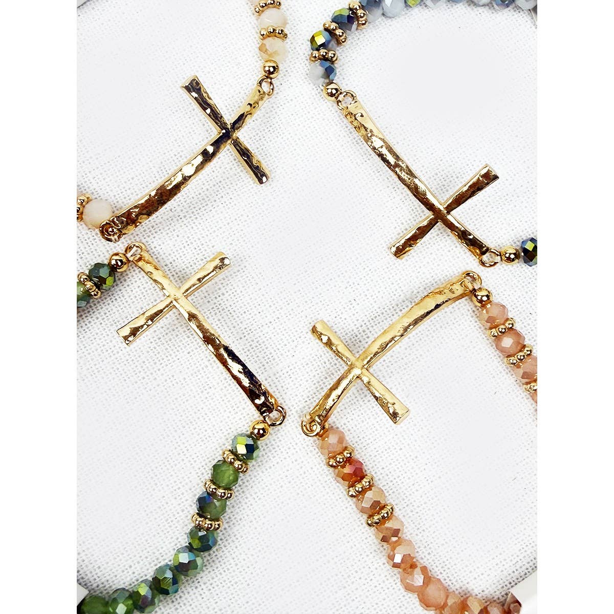 Hammered Cross Bead Stretch Bracelet: MIX COLOR