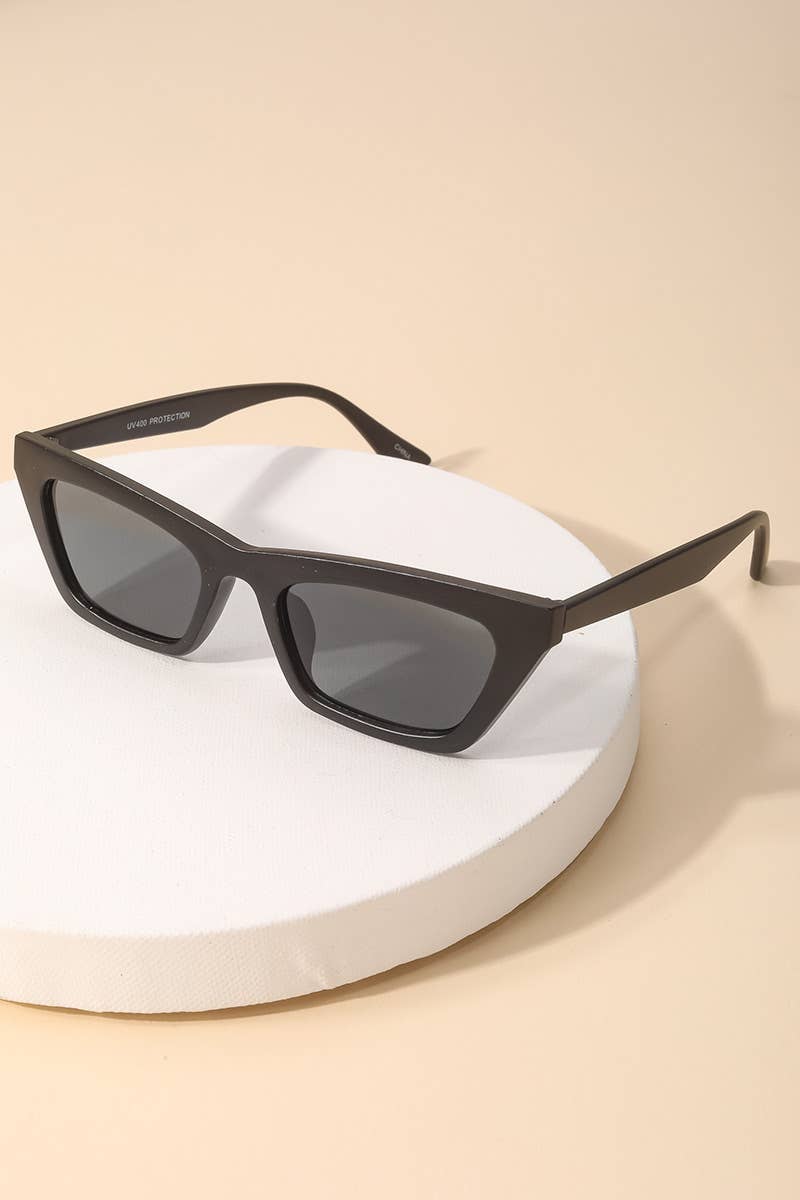 Twelve Piece Tortoise Fashion Sunglasses: ASSORTED