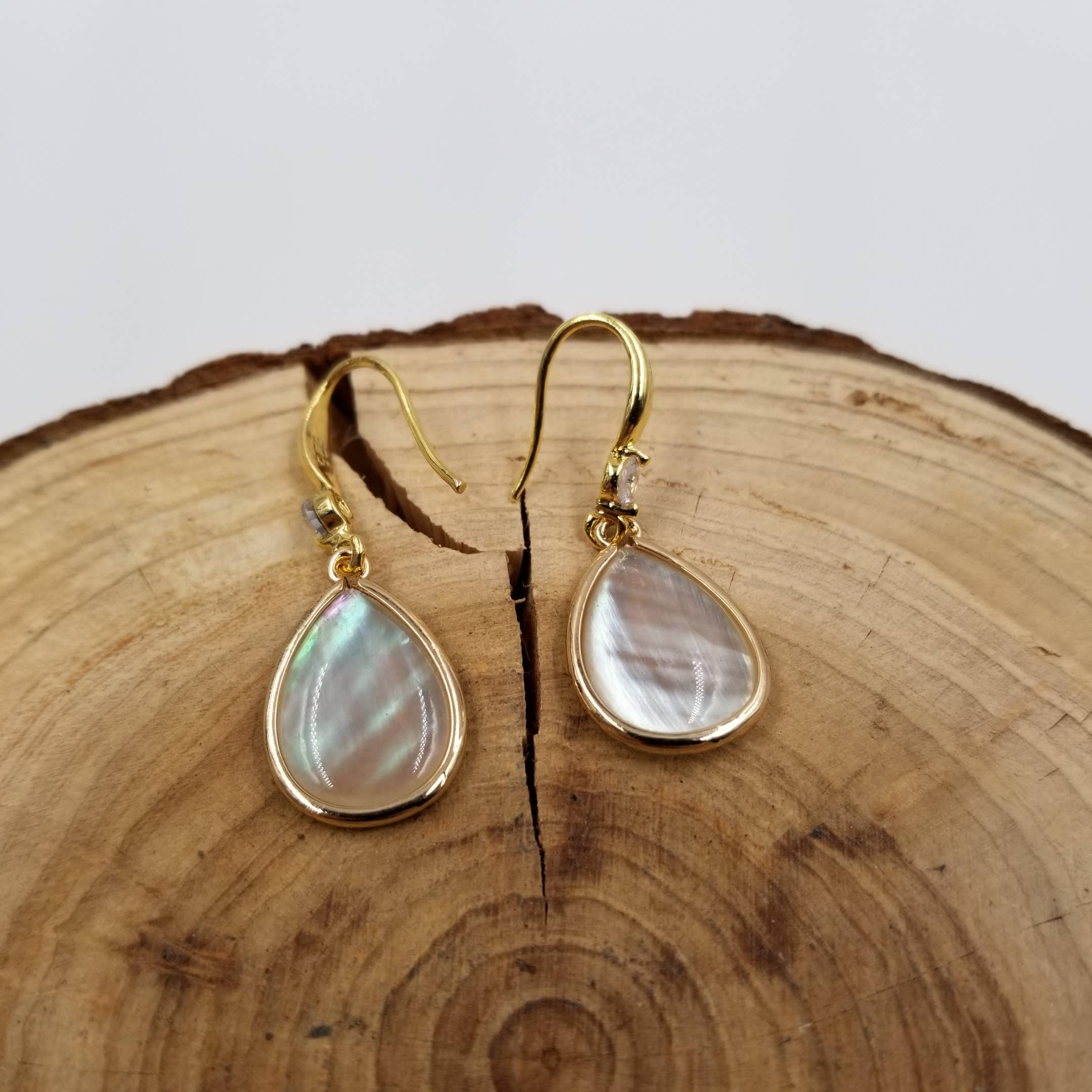 Natural Shell Drop Earrings: White