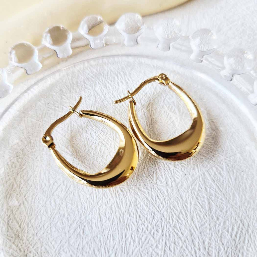 Stainless Steel Light weight Dangle Earrings: GOLD