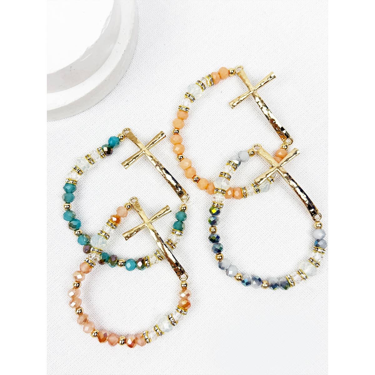 Hammered Cross Bead Stretch Bracelet: MIX COLOR