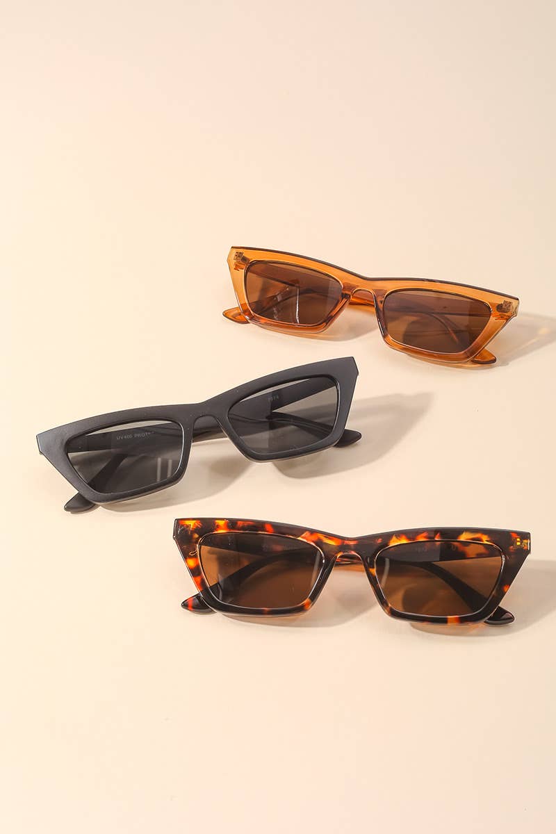 Twelve Piece Tortoise Fashion Sunglasses: ASSORTED