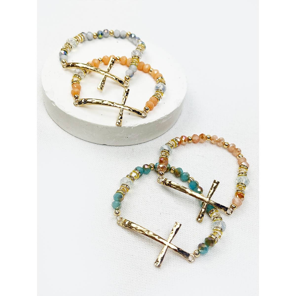 Hammered Cross Bead Stretch Bracelet: MIX COLOR